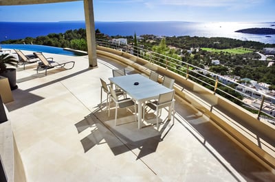 Luxury Villa Photo #6