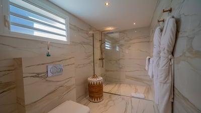 Luxury Villa Photo #46