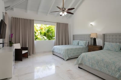 Luxury Villa Photo #22