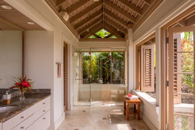 Luxury Villa Photo #18