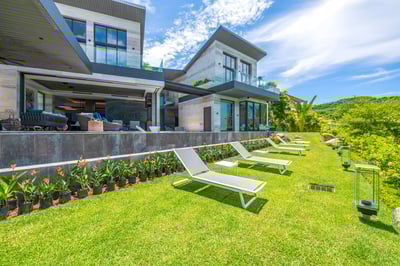 Luxury Villa Photo #8