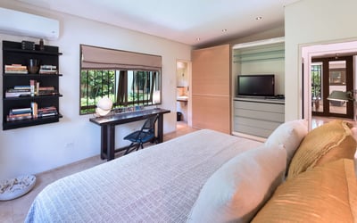 Luxury Villa Photo #7