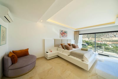 Luxury Villa Photo #48