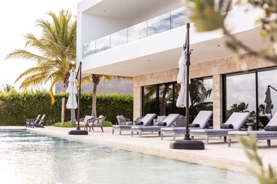 Luxury Villa Photo #4