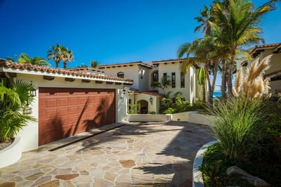 Luxury Villa Photo #14