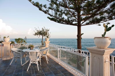 Luxury Villa Photo #4
