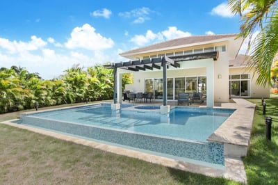 Luxury Villa Photo #4