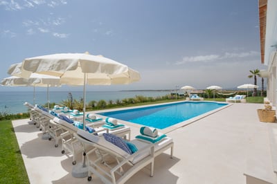 Luxury Villa Photo #5