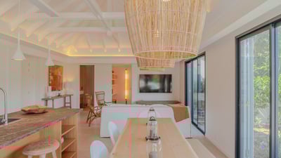 Luxury Villa Photo #26