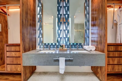 Luxury Villa Photo #24