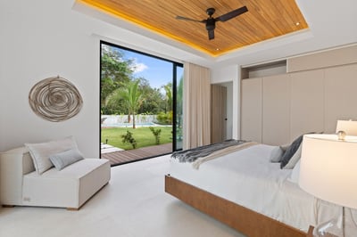 Luxury Villa Photo #15