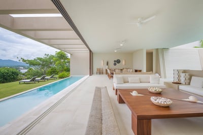 Luxury Villa Photo #14