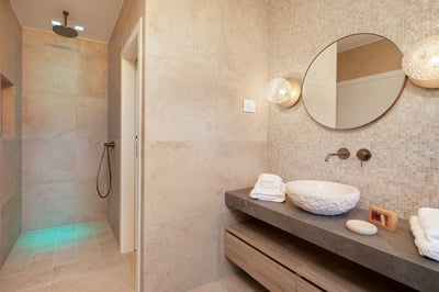 Luxury Villa Photo #65