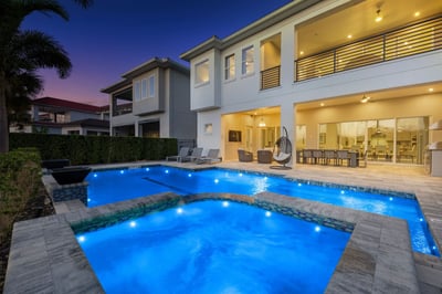 Luxury Villa Photo #6