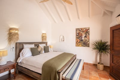 Luxury Villa Photo #25