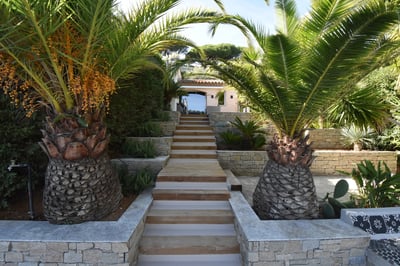 Luxury Villa Photo #7