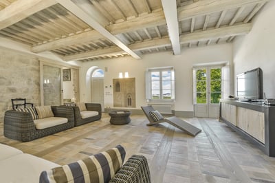 Luxury Villa Photo #18