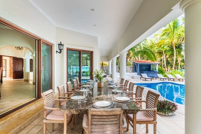 Luxury Villa Photo #14