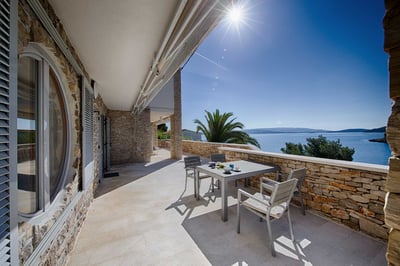 Luxury Villa Photo #12