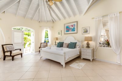 Luxury Villa Photo #15