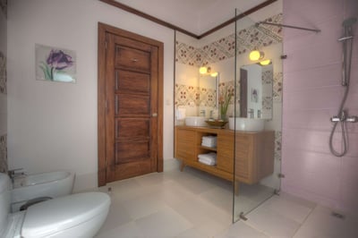 Luxury Villa Photo #56