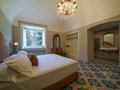 Luxury Villa Photo #32
