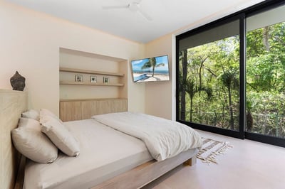 Luxury Villa Photo #24