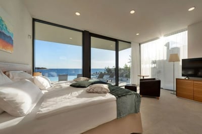 Luxury Villa Photo #21