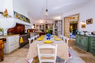 Luxury Villa Photo #12