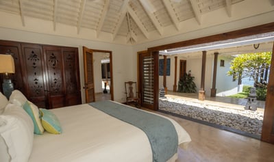 Luxury Villa Photo #12