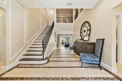 Luxury Villa Photo #23