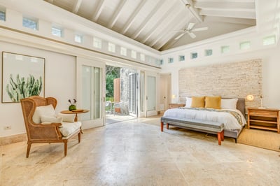 Luxury Villa Photo #22