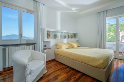 Luxury Villa Photo #28