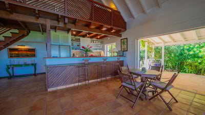 Luxury Villa Photo #9