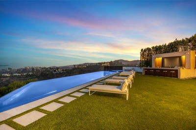 Luxury Villa Photo #9