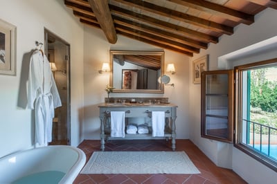 Luxury Villa Photo #25