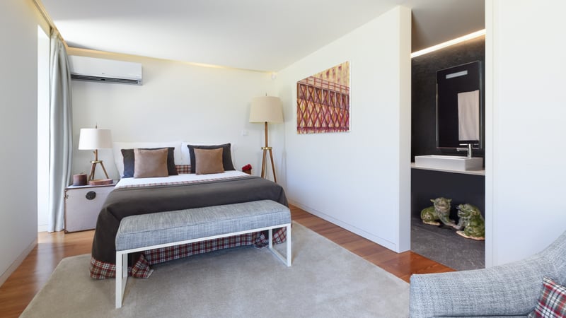 Douro Riverfront Villa