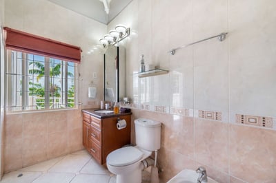 Luxury Villa Photo #15