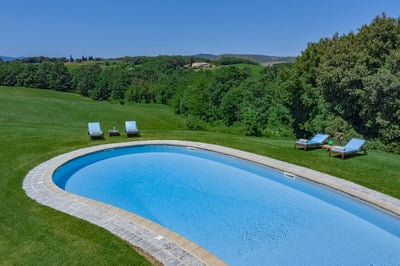Luxury Villa Photo #6