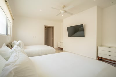 Luxury Villa Photo #22