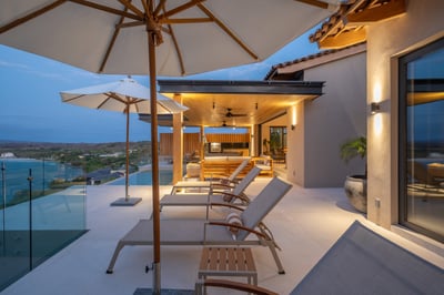 Luxury Villa Photo #6