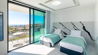 Luxury Villa Photo #29