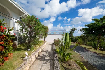 Luxury Villa Photo #38