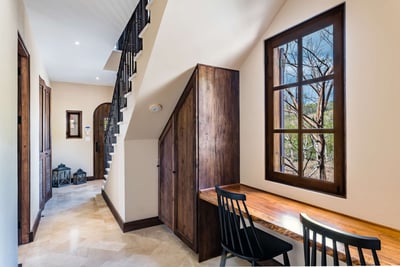 Luxury Villa Photo #16