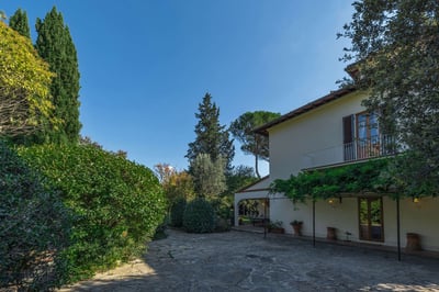 Luxury Villa Photo #4