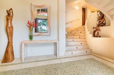 Luxury Villa Photo #22