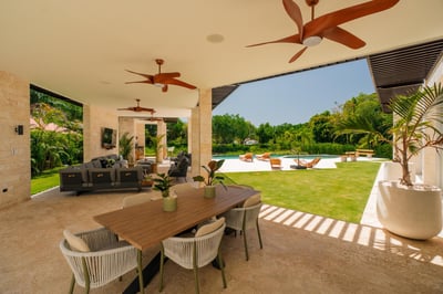 Luxury Villa Photo #9