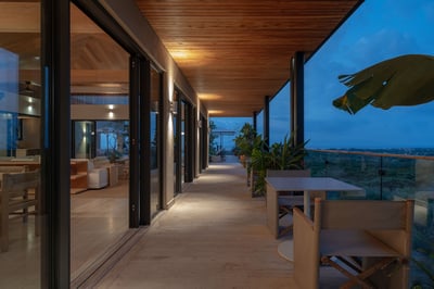 Luxury Villa Photo #6