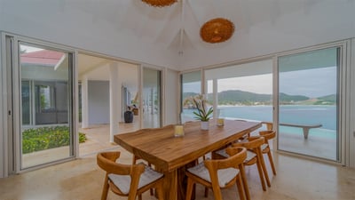 Luxury Villa Photo #23