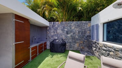 Luxury Villa Photo #22